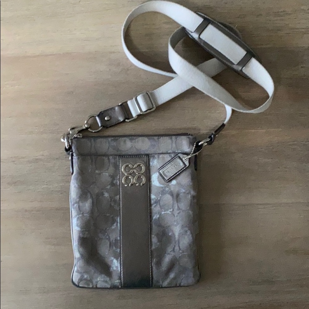 COACH Swingpack Signature Crossbody